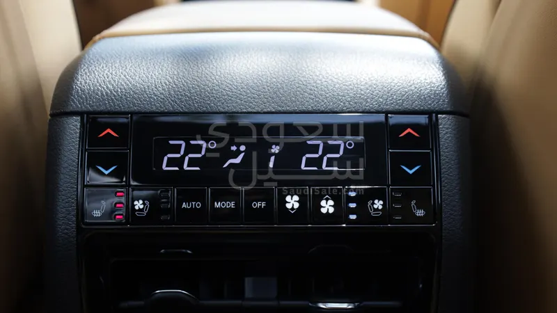 2025 جييب جراند شيروكي ساميت