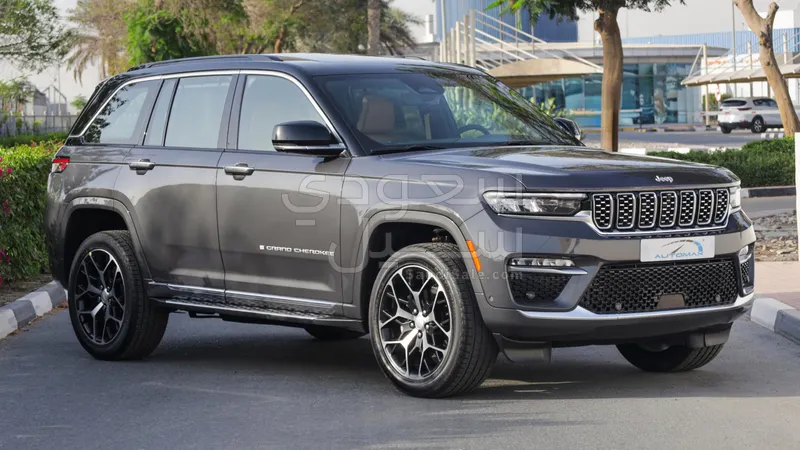 2025 جييب جراند شيروكي ساميت