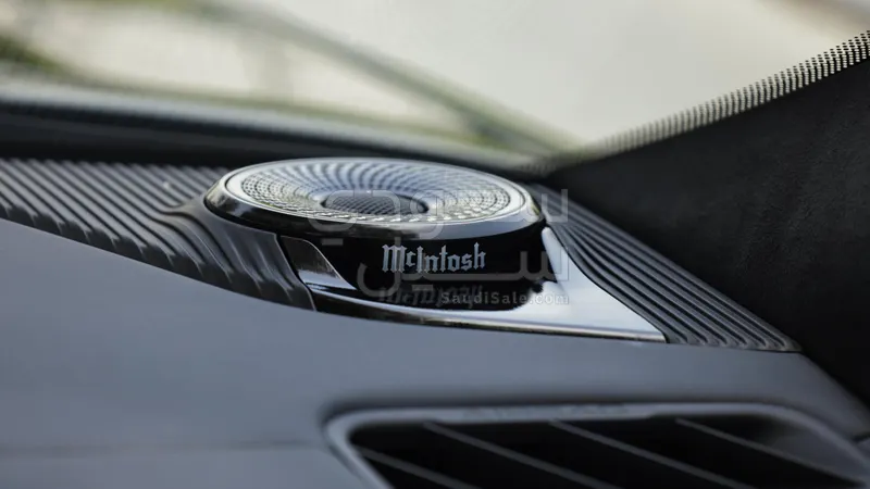 2025 جييب جراند شيروكي ساميت