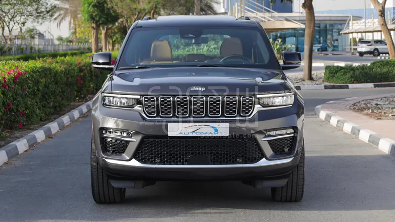 2025 جييب جراند شيروكي ساميت