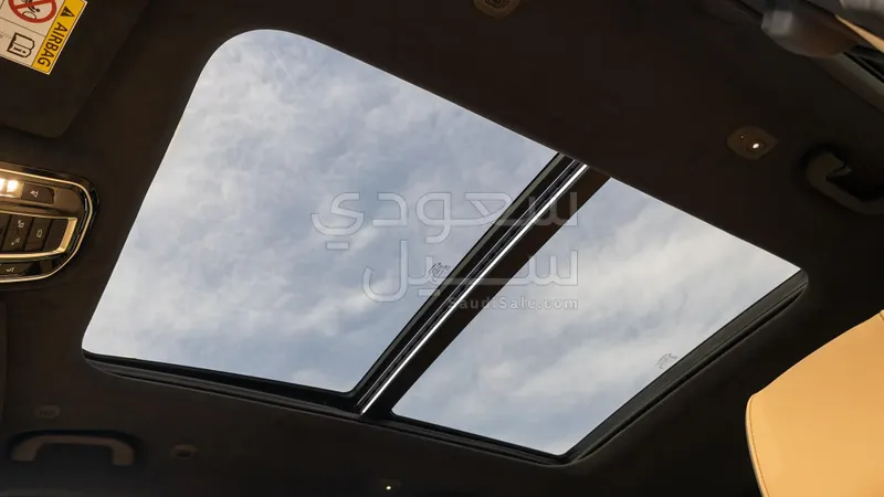 2025 جييب جراند شيروكي ساميت