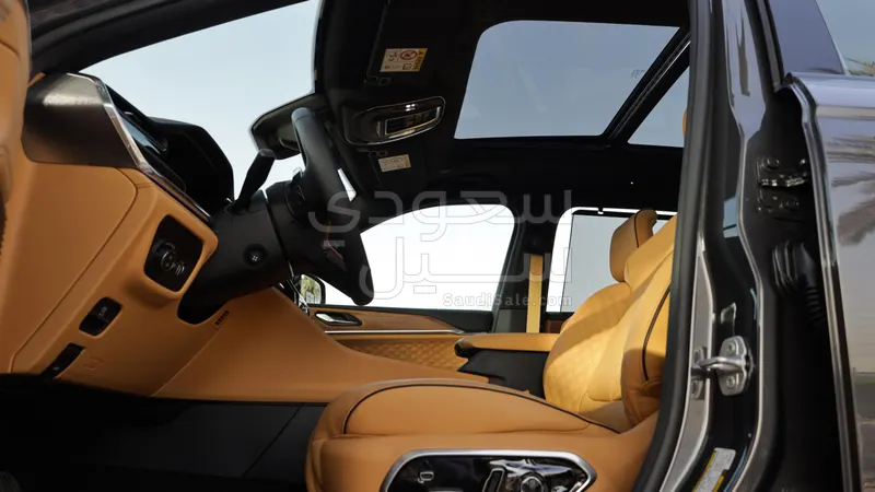 2025 جييب جراند شيروكي ساميت