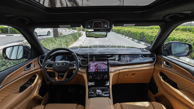 2025 جييب جراند شيروكي ساميت