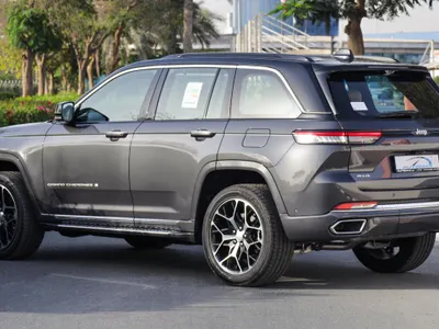 2025 جييب جراند شيروكي ساميت