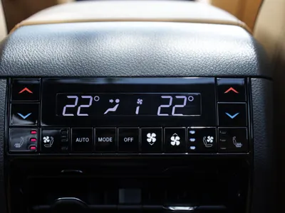 2025 جييب جراند شيروكي ساميت