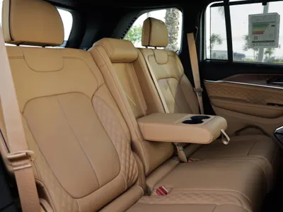 2025 جييب جراند شيروكي ساميت