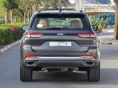 2025 جييب جراند شيروكي ساميت