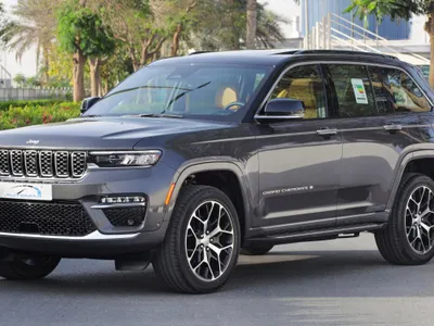 2025 جييب جراند شيروكي ساميت