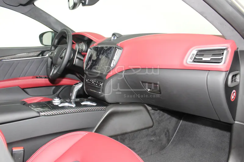 2023 مازيراتي جيبلي جي تي