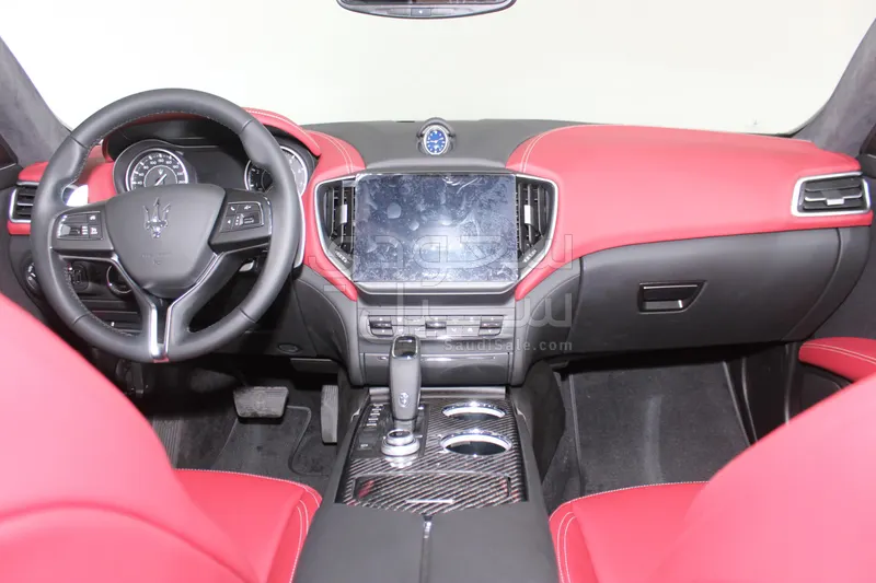 2023 مازيراتي جيبلي جي تي