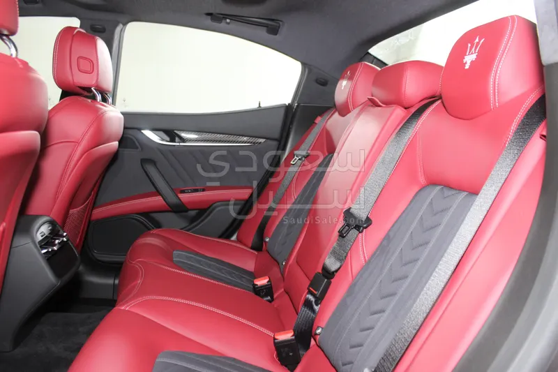 2023 مازيراتي جيبلي جي تي