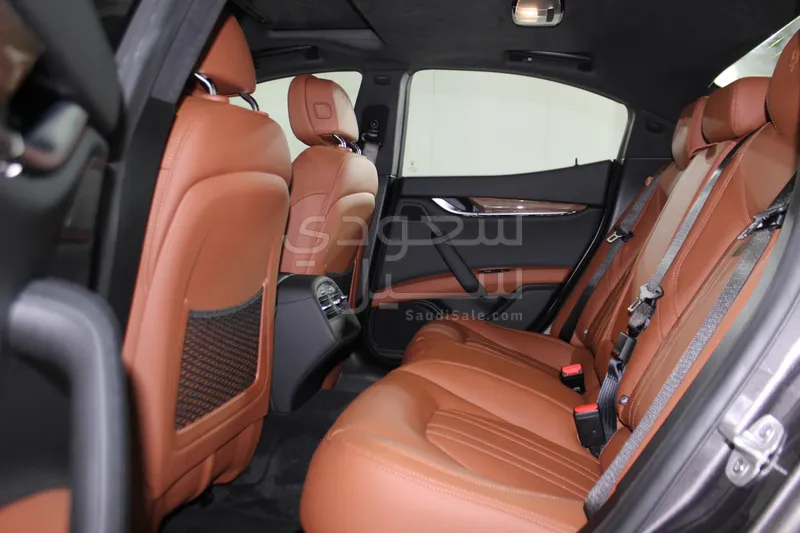 2023 مازيراتي جيبلي جي تي