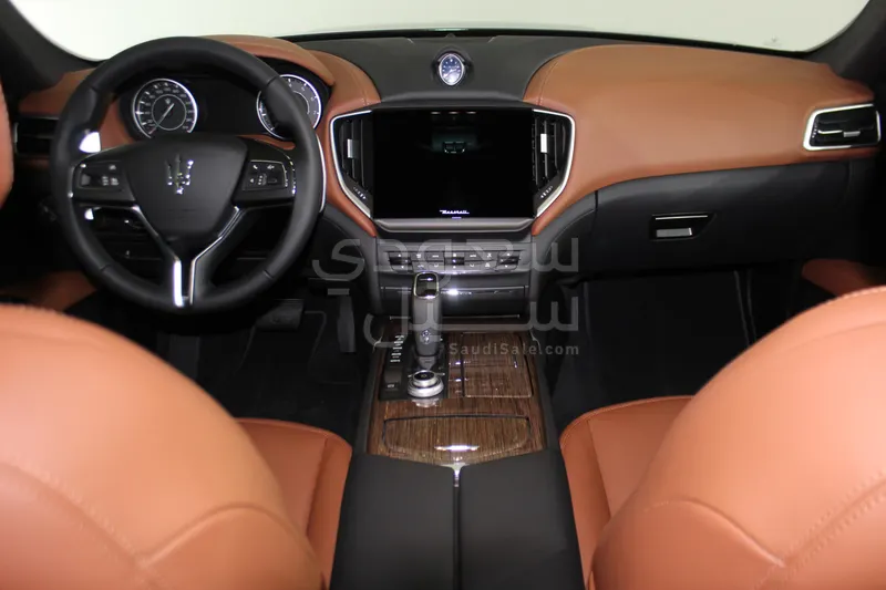 2023 مازيراتي جيبلي جي تي