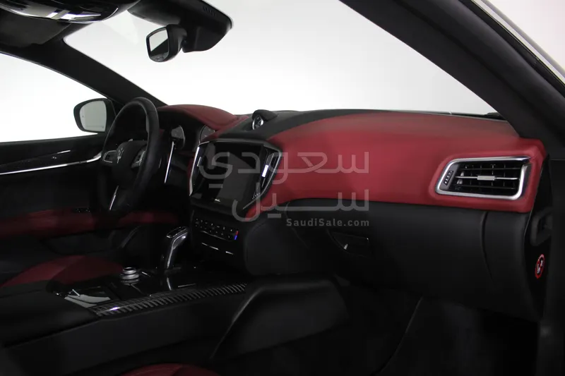 2023 مازيراتي جيبلي جي تي