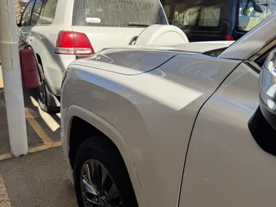 2025 تويوتا لاند كروزر في اكس ار