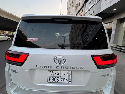 2025 تويوتا لاند كروزر في اكس ار