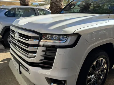 2025 تويوتا لاند كروزر في اكس ار