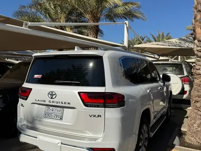 2025 تويوتا لاند كروزر في اكس ار