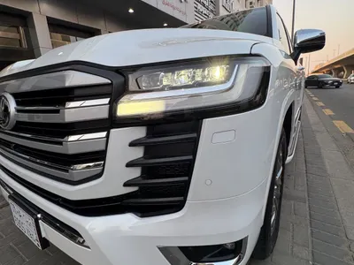 2025 تويوتا لاند كروزر في اكس ار