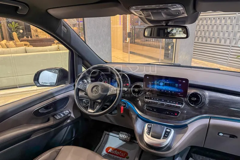 2022 مرسيدس - بنز في 250