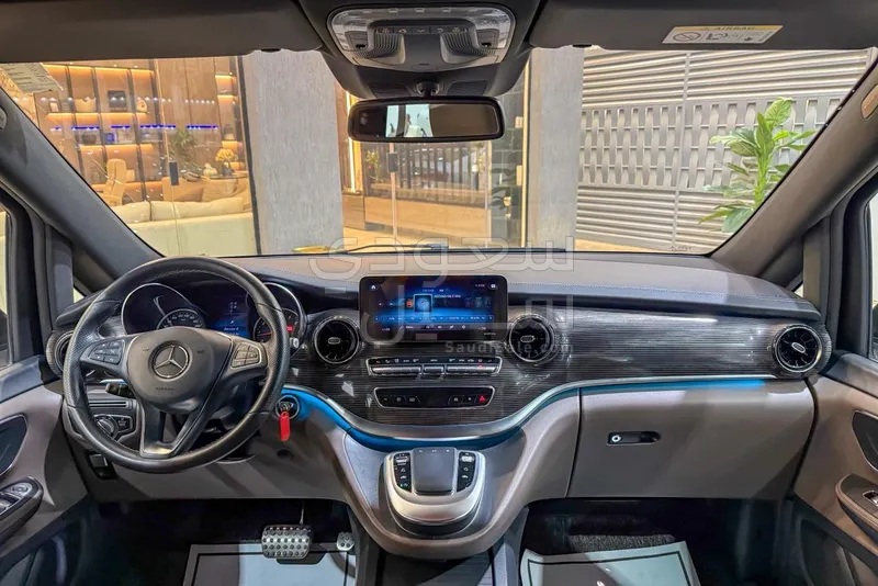 2022 مرسيدس - بنز في 250