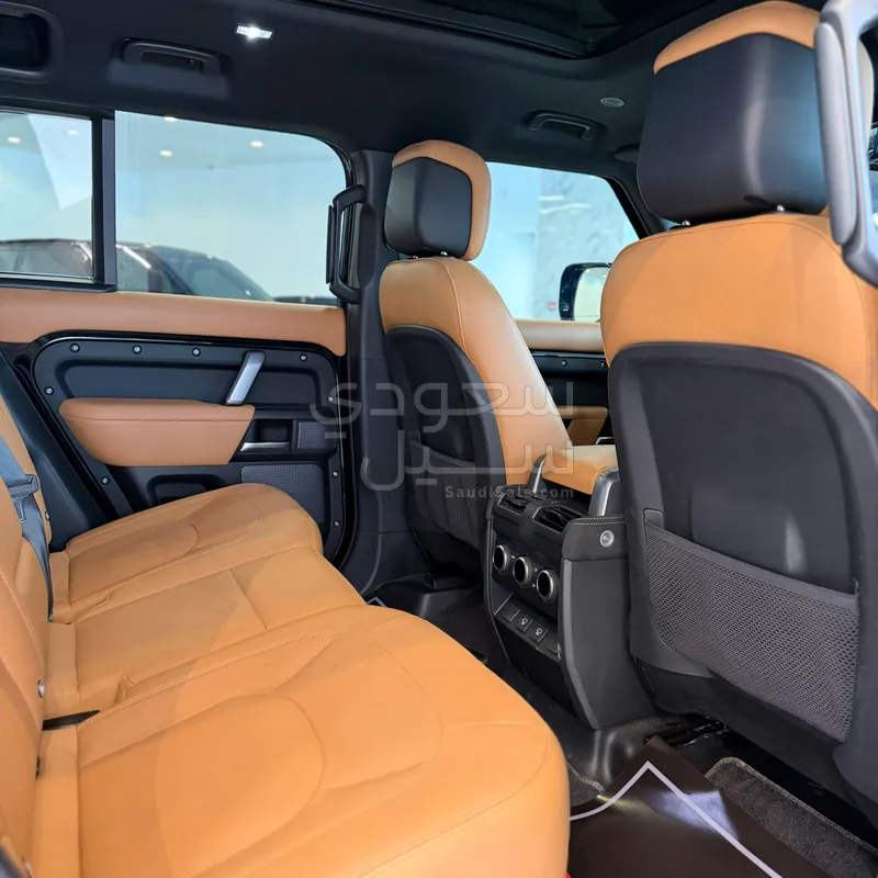 2023 لاند روفر ديفيندر