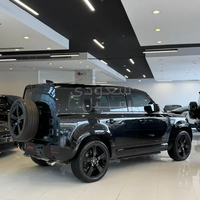 2023 لاند روفر ديفيندر