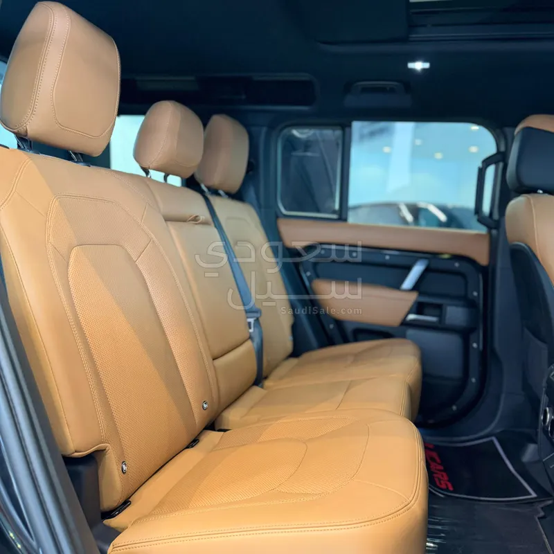 2023 لاند روفر ديفيندر