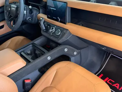 2023 لاند روفر ديفيندر