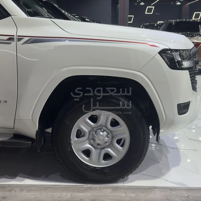 2026 تويوتا لاند كروزر جي اكس ار