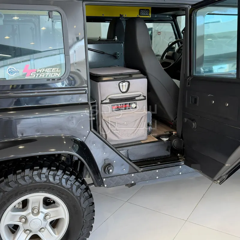 2015 لاند روفر ديفيندر