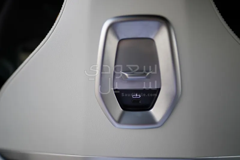 2024 بي ام دبليو الفئة السابعة 740 إل أي