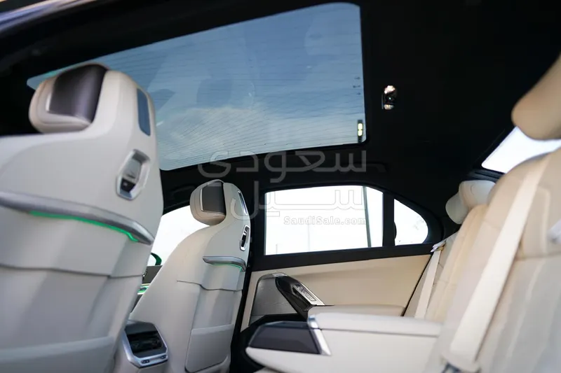 2024 بي ام دبليو الفئة السابعة 740 إل أي