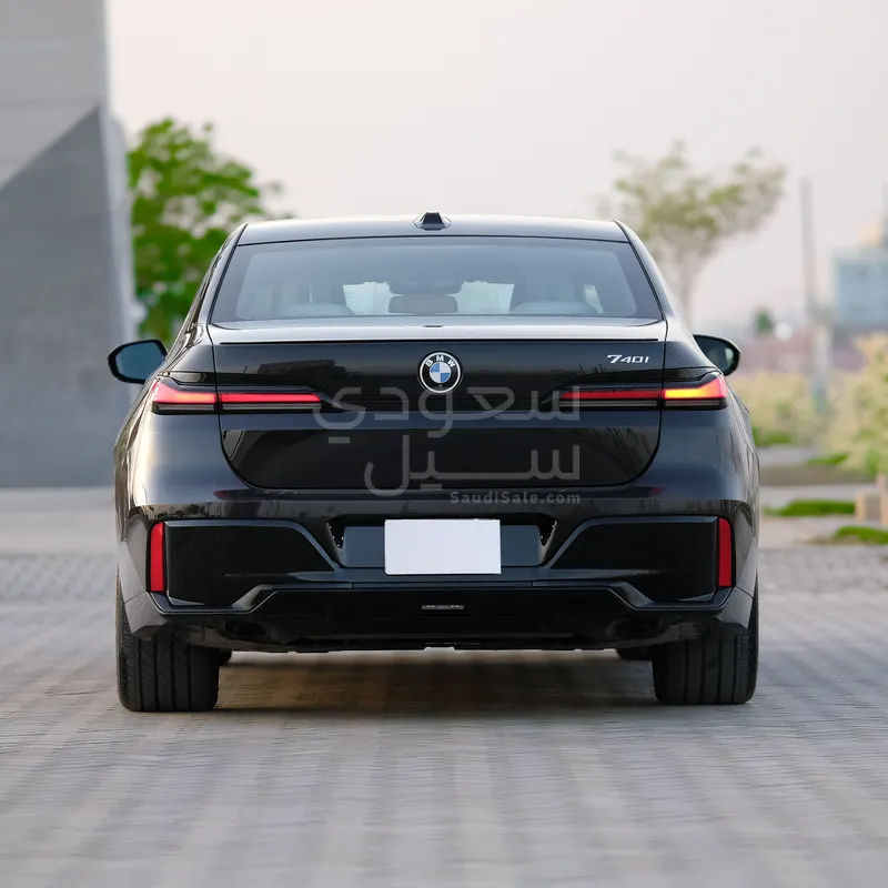 2024 بي ام دبليو الفئة السابعة 740 إل أي