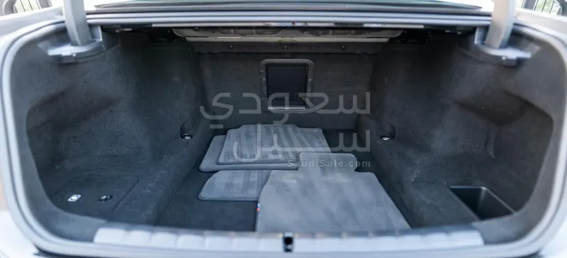 2024 بي ام دبليو الفئة السابعة 740 إل أي