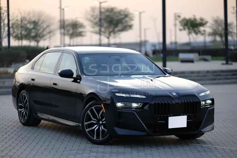 2024 بي ام دبليو الفئة السابعة 740 إل أي