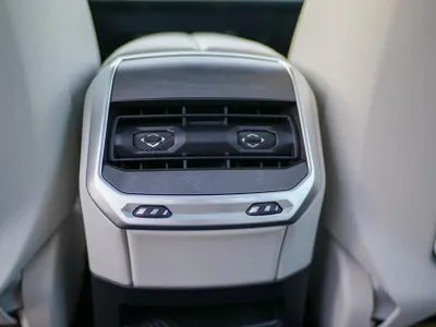 2024 بي ام دبليو الفئة السابعة 740 إل أي