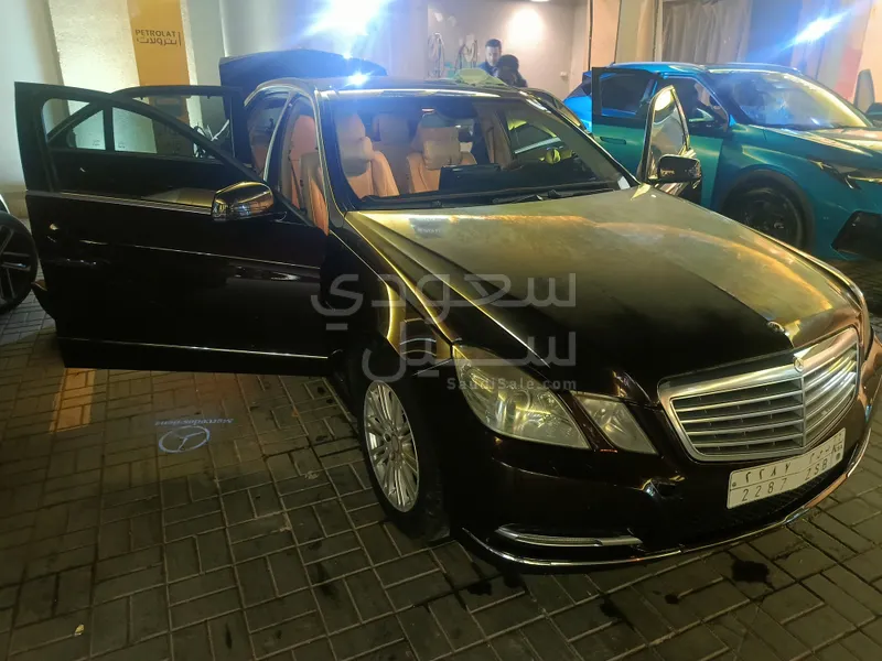 2011 مرسيدس - بنز إي 200