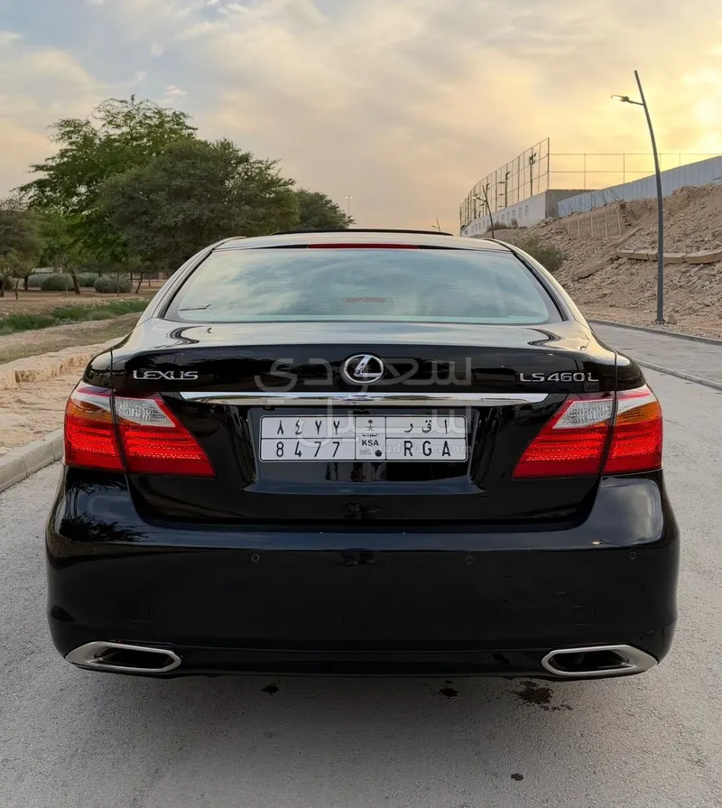 2010 لكزس إل إس 460 إل