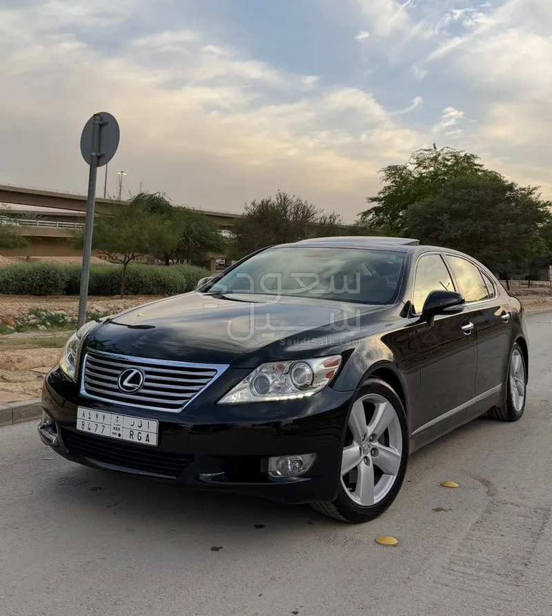 2010 لكزس إل إس 460 إل