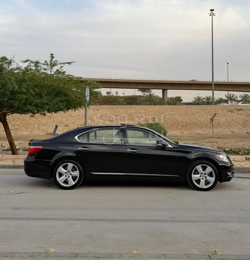 2010 لكزس إل إس 460 إل