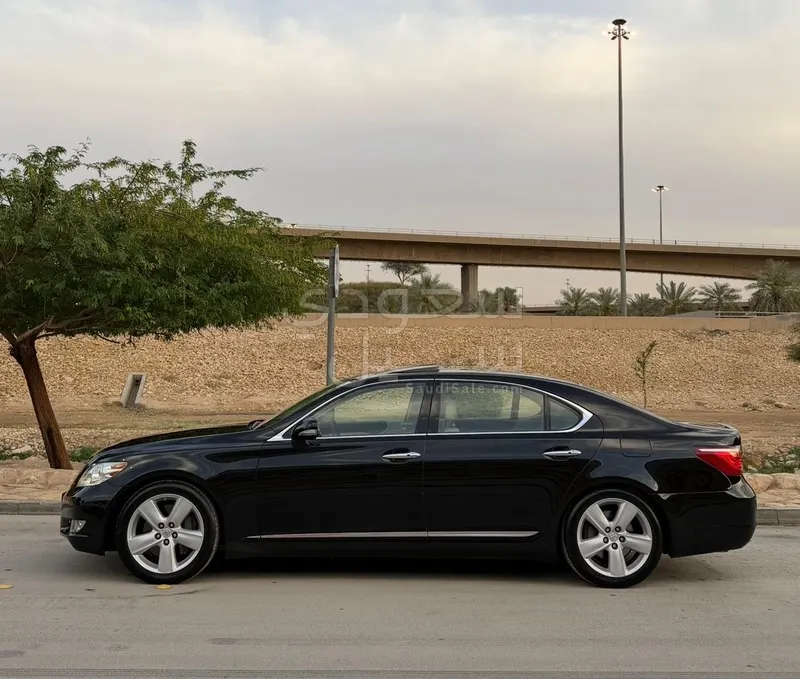 2010 لكزس إل إس 460 إل