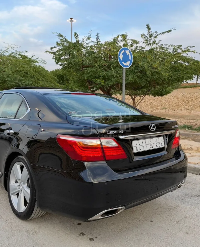 2010 لكزس إل إس 460 إل