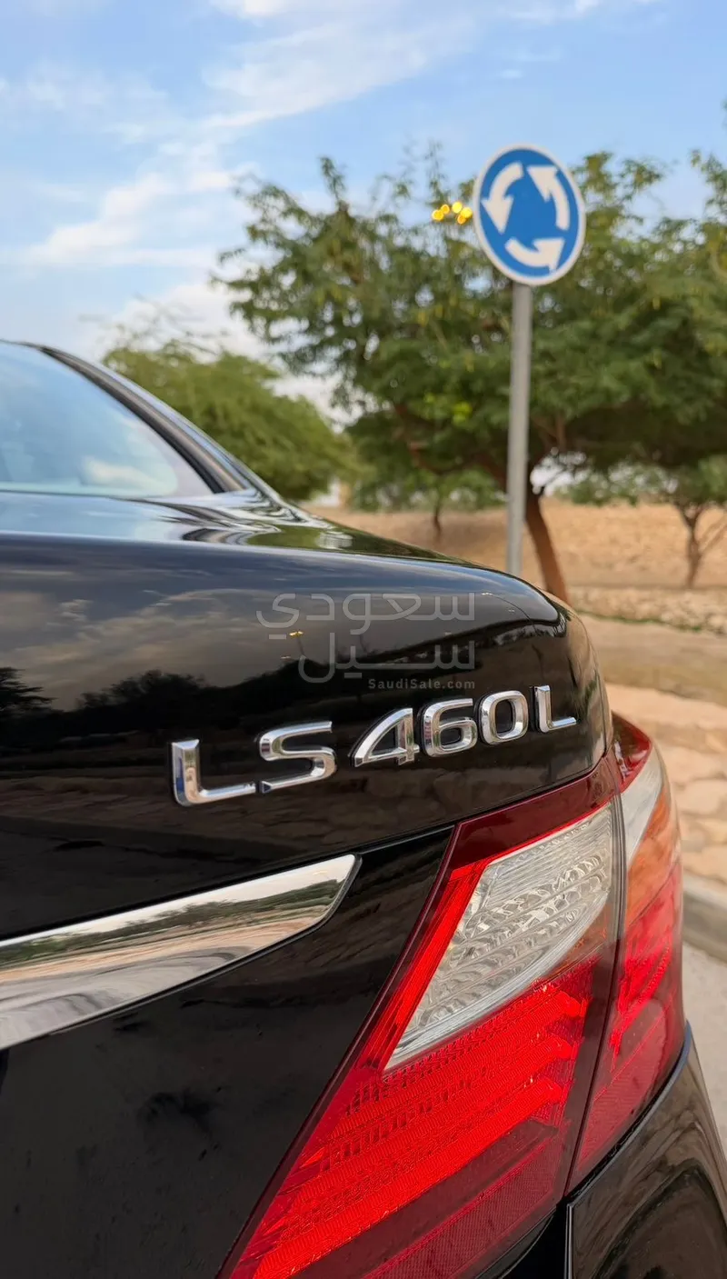 2010 لكزس إل إس 460 إل