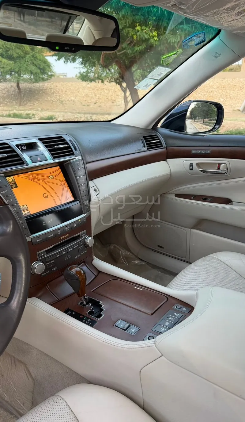 2010 لكزس إل إس 460 إل