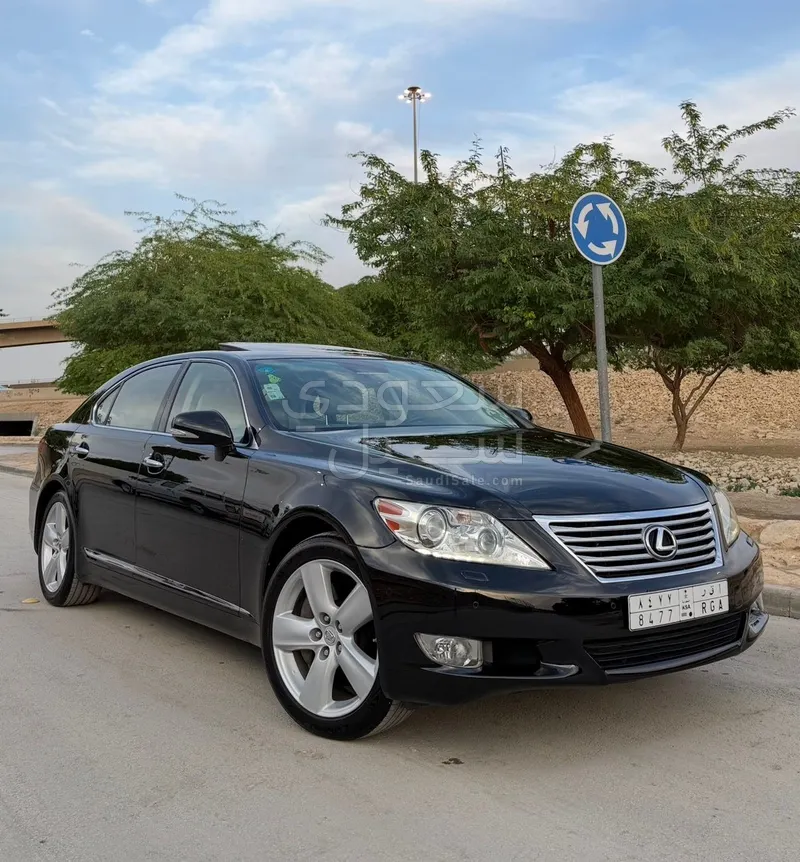 2010 لكزس إل إس 460 إل