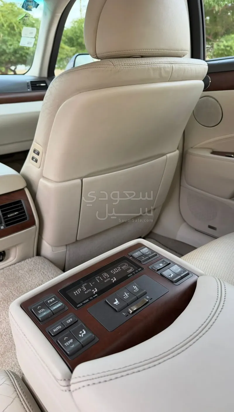 2010 لكزس إل إس 460 إل