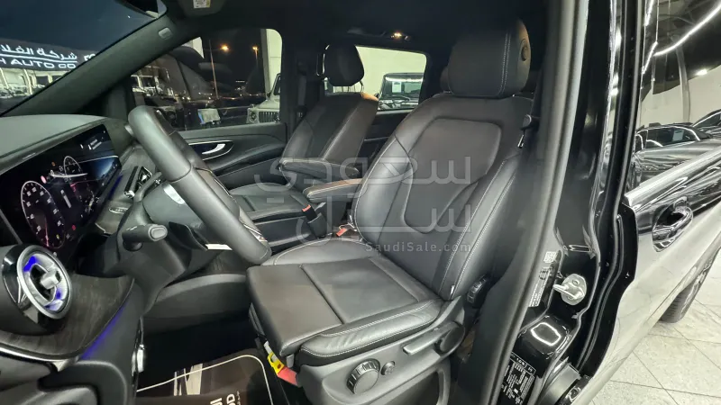 2025 Mercedes-Benz V 300