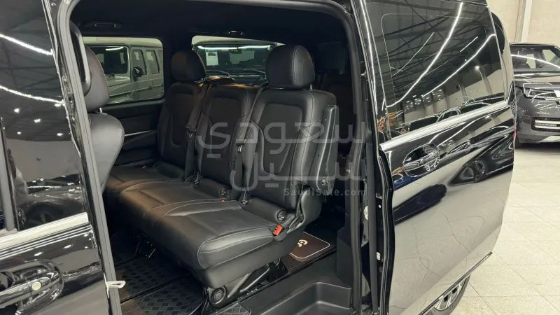 2025 Mercedes-Benz V 300