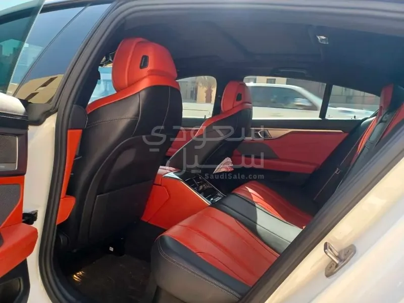 2024 بي ام دبليو الفئة الثامنة 840 أي إم